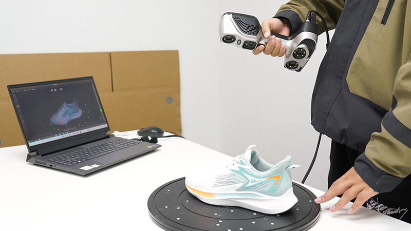 ireal m3 3d scanning the shoe