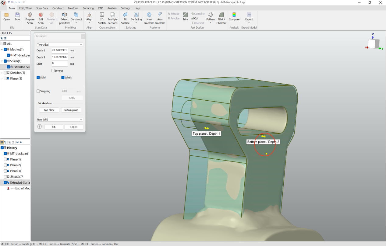 Within the extrusion feature, first click and drag the yellow arrow on the top or bottom face to freely extrude the solid. While holding down the Ctrl key, move the cursor to the target plane you want to align with—the geometry will snap to it. The same method applies to both the top and bottom faces. Click OK to confirm and finish.